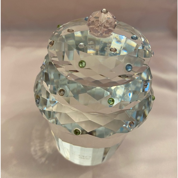 New (no box) SIMON DESIGN CRYSTAL CUPCAKE PAPERWEIGHT with PINK ON TOP - Picture 2 of 5